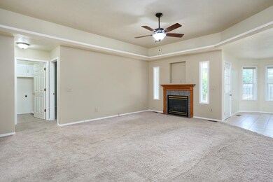 651 S Bridgewood Cir-6