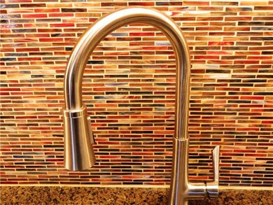 Kitchen. glass back splash