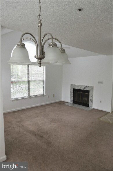 14104 Yardarm Way unit 1002, Laurel, MD 20707 - photo 4
