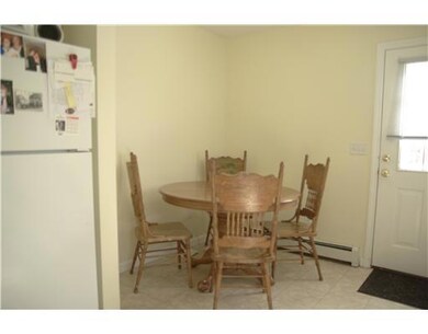 Dining Room. Kitchen dining area