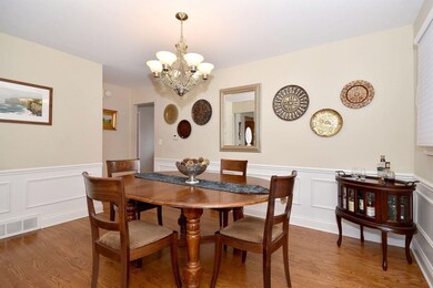 929 S Kent Ave, Elmhurst, IL 60126 - photo 6