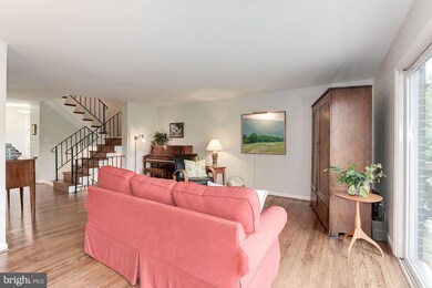 2928 Nob Hill Ct, Alexandria, VA 22314 - photo 5