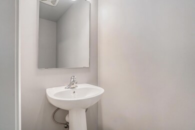 SOS036-i1835-Powder Room