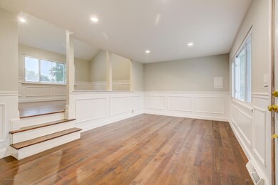 004_Living Room