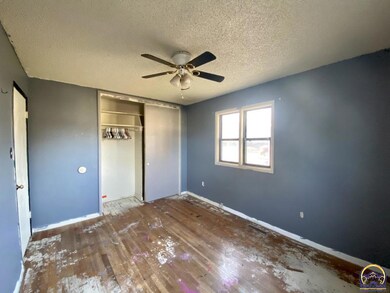 6600 SW Shadyvale Ln, Topeka, KS 66619 - photo 7