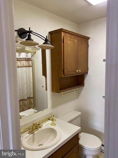 911 Cold Spring Rd unit 12, Allentown, PA 18103 - photo 4