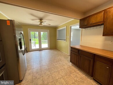 12217 Rolling Hill Ln, Bowie, MD 20715 - photo 6