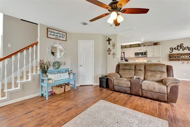 1426 Barras St, Alvin, TX 77511 - photo 7