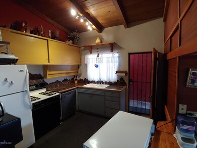 Country Kitchen