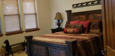 MasterBedroom2