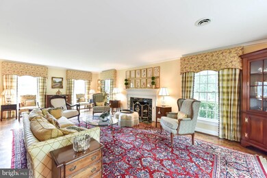 1302 Gatewood Dr, Alexandria, VA 22307 - photo 5