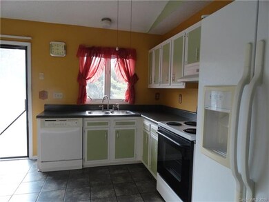 21 Apple Blossom Ln, Hendersonville, NC 28792 - photo 5