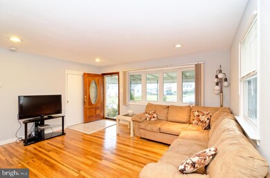 211 Ashford Dr, Broomall, PA 19008 - photo 4