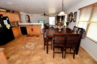 Eat-in Kitchen