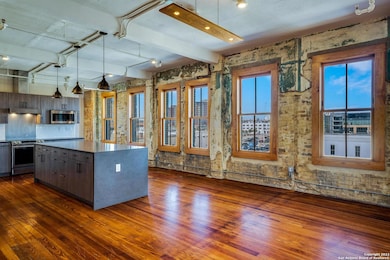 219 N Alamo St unit 401, San Antonio, TX 78205 - photo 3