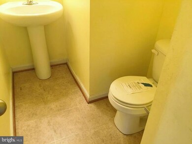 7449 Tottenham Dr, White Plains, MD 20695 - photo 5