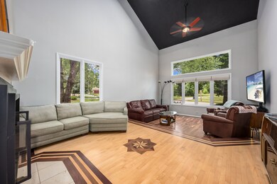 308 Redstart Rd, Naperville, IL 60565 - photo 2