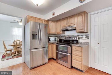 2452 Yarmouth Ln, Crofton, MD 21114 - photo 6