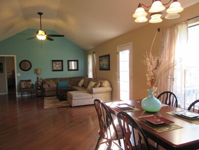 1813 Boswell Ave Branson MO 65616 (87)