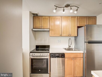 Hunting Creek Club unit 1601, Alexandria, VA 22303 - photo 4