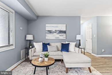 6435 Richmond Hwy unit 203, Alexandria, VA 22306 - photo 2