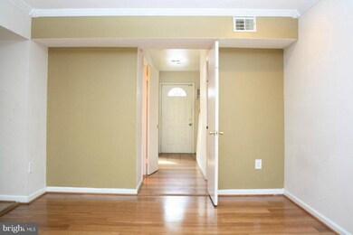 1974 Mayflower Dr, Woodbridge, VA 22192 - photo 2