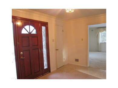 Entry/Foyer.
