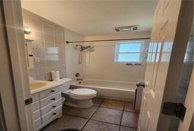 Hallway Full Bathroom