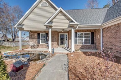 1105 Sunnyfield Ct unit L 6 & L 2, Dallas, NC 28034 - photo 4