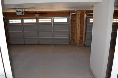 Another pic of garage.