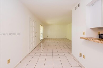 10784 N Kendall Dr unit D2, Miami, FL 33176 - photo 5