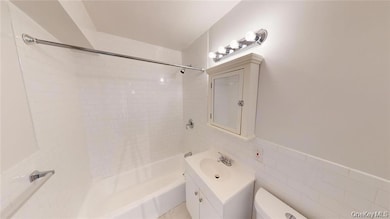 4200 Herkimer Place unit 4E, Bronx, NY 10470 - photo 3