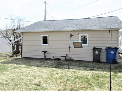 2021 26th St SW, Cedar Rapids, IA 52404 - photo 6