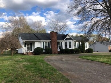 110 Northwood Ave, Shelbyville, TN 37160 - photo 3