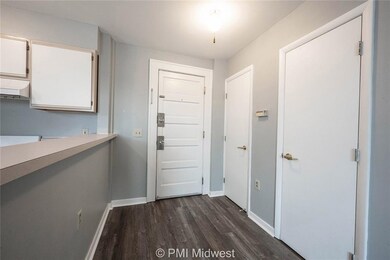 522 Fletcher Ave unit 205, Indianapolis, IN 46203 - photo 6