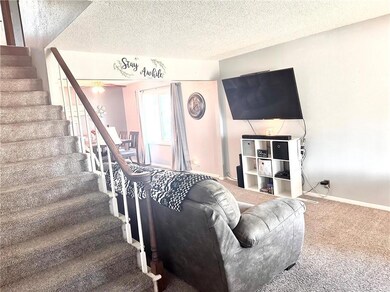 922 N 10th Ave E, Newton, IA 50208 - photo 5