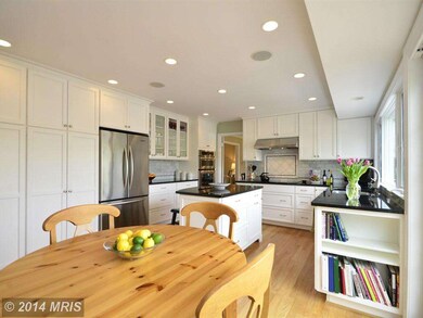 9209 Paddock Ln, Potomac, MD 20854 - photo 6