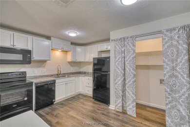 2705 Sprucewood St unit A, Bryan, TX 77801 - photo 5