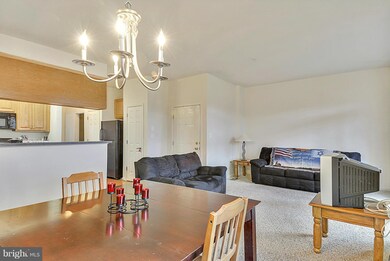 13901 Hollow Wind Way unit 101, Woodbridge, VA 22191 - photo 6