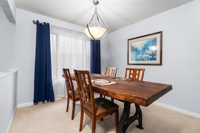 927 Queens4-web-or-mls-DSC00915