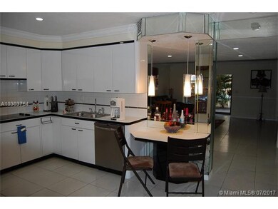 Kitchen dine-in area