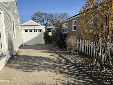 705 N 1st St, Bismarck, ND 58501 - photo 5