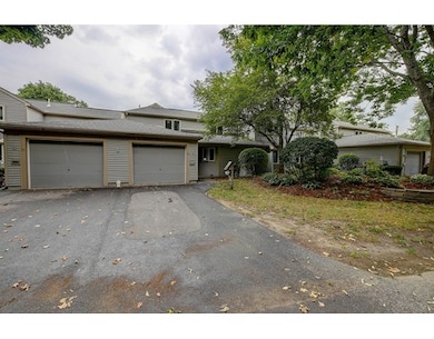 70 Walden Pond Dr unit 70, Nashua, NH 03064 - photo 2