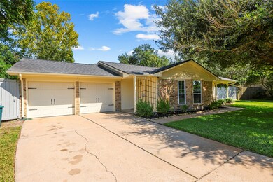 The homes extending driveway, cul de sac location and attached 2 car garage provide you and your guests with tons of easy and hassle free parking options!