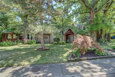 View of front of house featuring a front yard