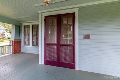 522 S Mulberry St, Statesville, NC 28677 - photo 4