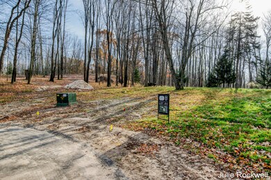 647 Crahen Ave NE, Grand Rapids, MI 49525 - photo 6