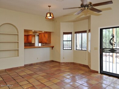 3243 N Val Vista