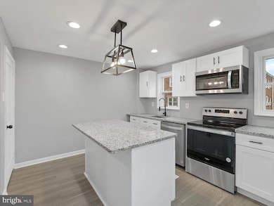 1006 Butler St, Chester, PA 19013 - photo 4