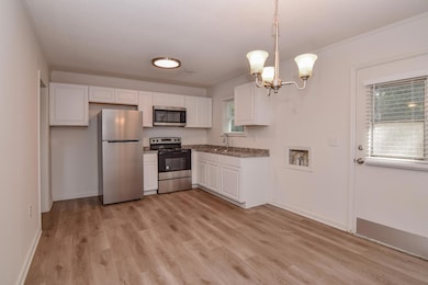 1523 Avalon -22